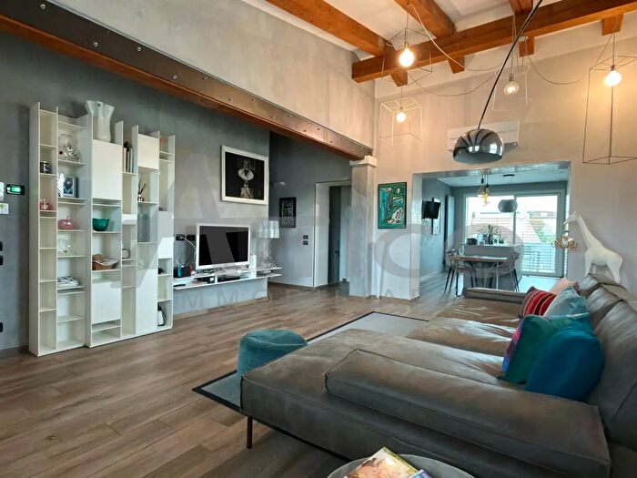 Casa con 13 locali in vendita in Rovigo