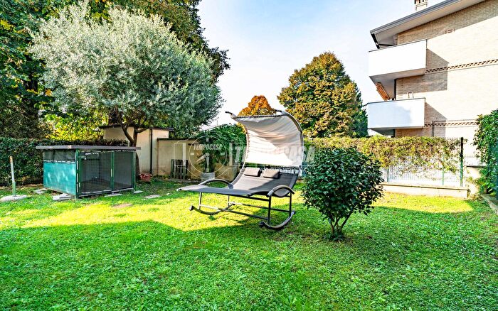 Appartamento bilocale in vendita in Via Torino, Caronno Pertusella