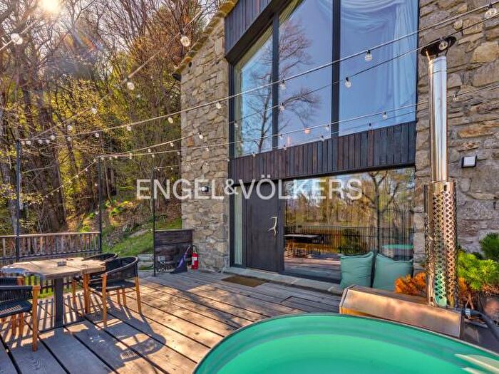 Casa con 6 locali in vendita in Gordona