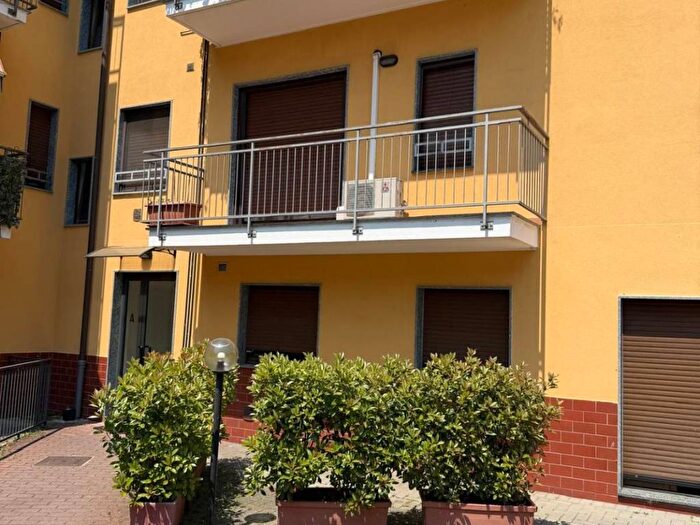 Appartamento trilocale in affitto in Via Quinto Romano, Baggio, Milano