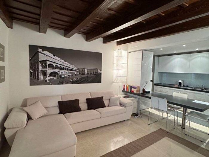 Appartamento trilocale in affitto in Via Daniele Manin, Piazze Duomo, Padova