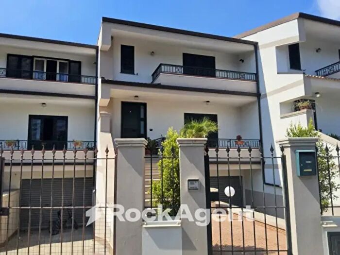 Casa quadrilocale in vendita in Contrada Cardusa, Gioiosa Ionica