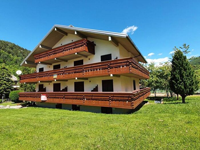 Appartamento trilocale in affitto in Via Magnolta, Aprica