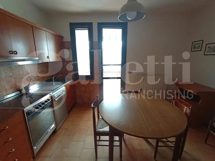 Appartamento con 5 locali in vendita in Cantarana di Cona Via Milano, Cona