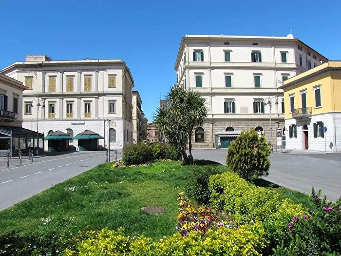 Appartamento con 5 locali in vendita in Livorno