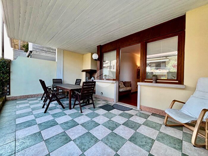 Appartamento quadrilocale in vendita in Via Giulio Cesare, Desenzano Del Garda