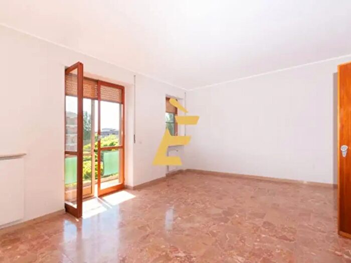 Appartamento trilocale in affitto in Via Noce, Valenza