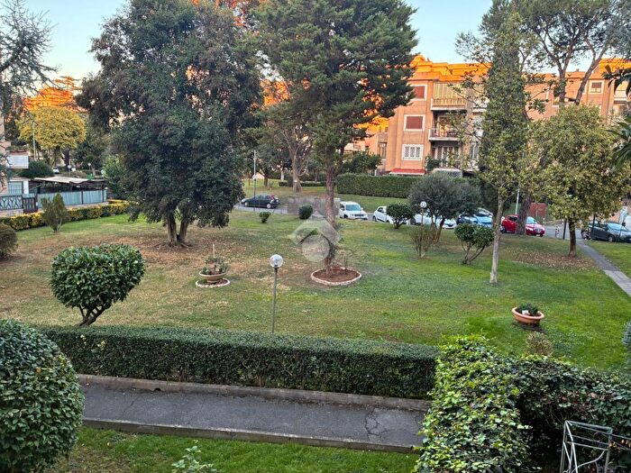 Appartamento bilocale in vendita in Via Giovanni Treccani, Roma