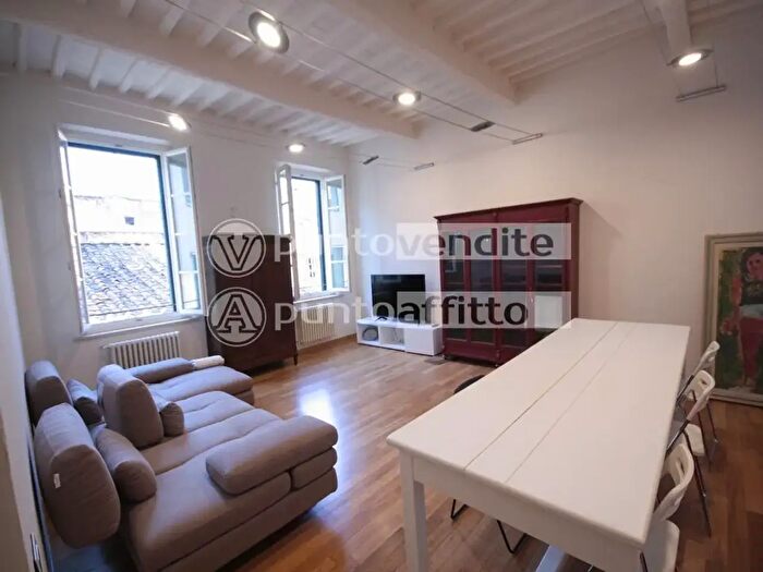 Appartamento con 5 locali in vendita in a Fillungo, Lucca