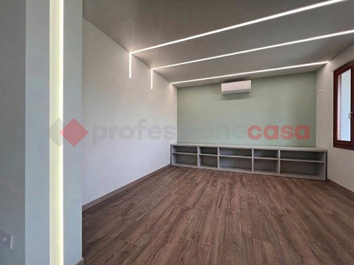 Appartamento trilocale in affitto in via umberto I, Centro, Bovolone