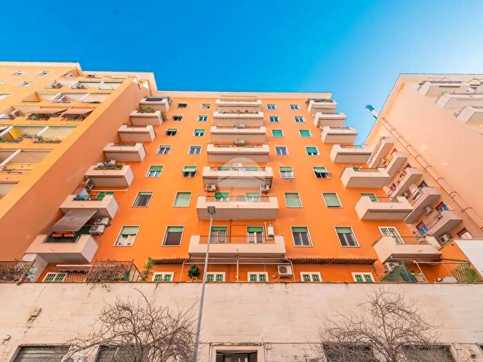 Appartamento quadrilocale in vendita in Via dei Galla E Sidama, Roma