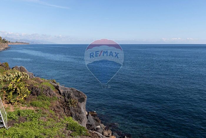 Appartamento con 5 locali in vendita in Via Altarellazzo, Acireale