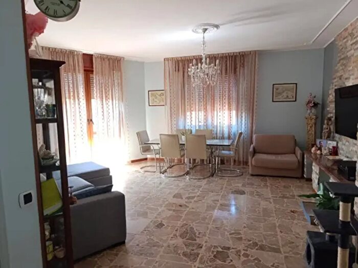 Appartamento trilocale in affitto in Cameri