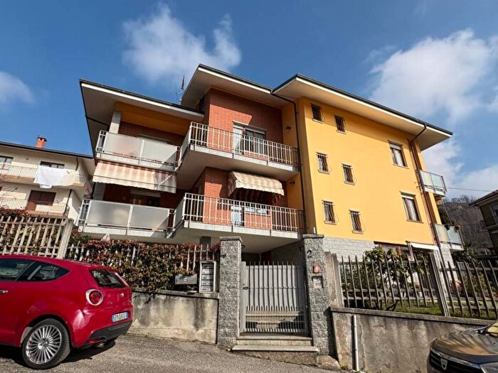 Appartamento bilocale in affitto in Via Ruffinera, Coazze