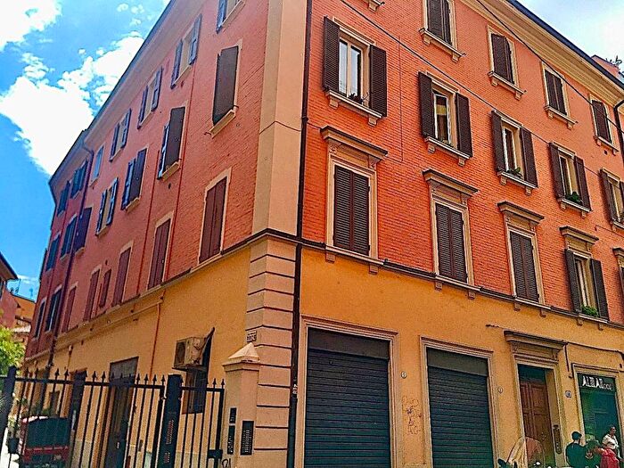 Appartamento trilocale in affitto in Centro Storico, Bologna