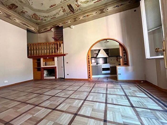 Appartamento con 6 locali in affitto in Santo Stefano, Bologna