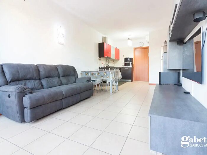 Appartamento trilocale in vendita in Via Annibolina, San Clemente