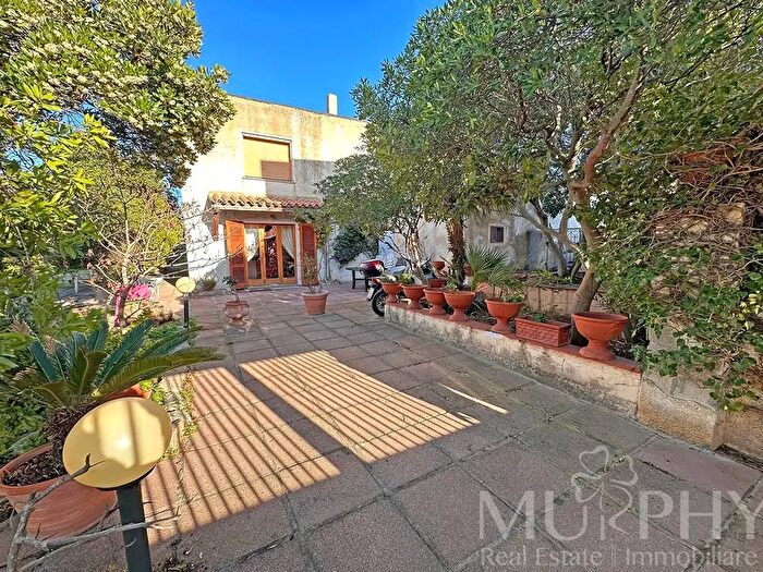 Casa bilocale in vendita in Regione Mongiardino, La Maddalena