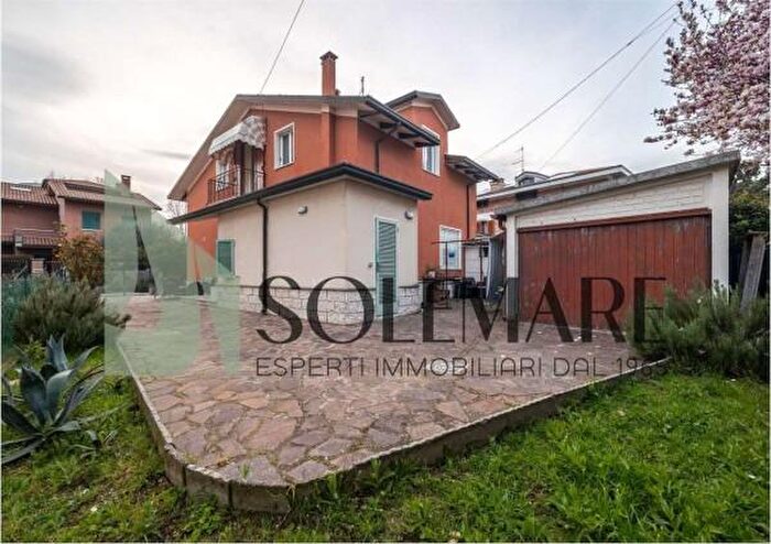 Casa con 6 locali in vendita in Via Donizetti, Cesenatico