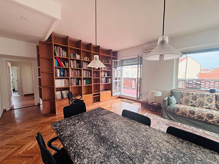 Appartamento trilocale in affitto in Via Francesco Reina, Plebisciti Susa, Milano
