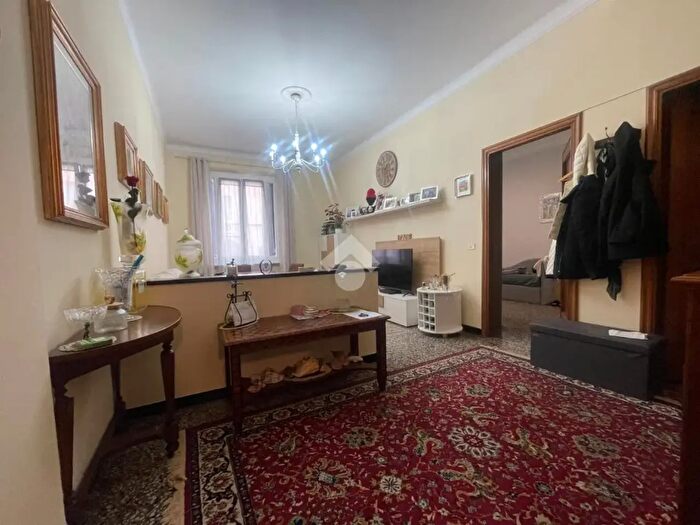 Appartamento con 5 locali in vendita in Via Bonifacio, Genova