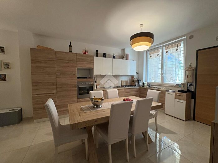 Appartamento trilocale in vendita in Via Giuseppe Gimma, Polignano A Mare