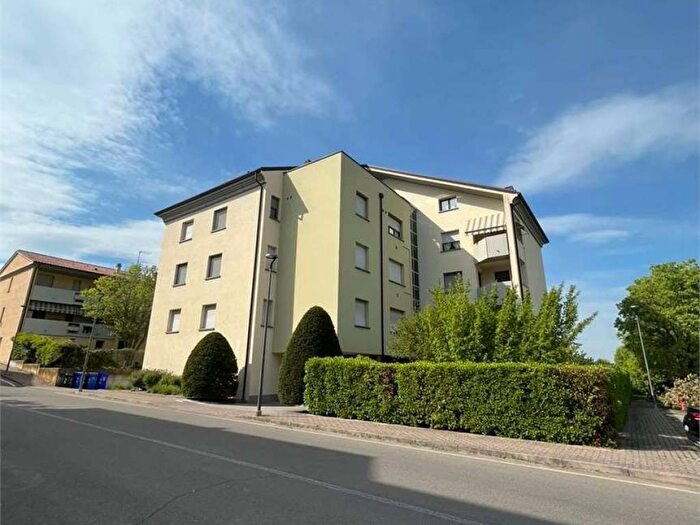 Appartamento quadrilocale in affitto in via mascagni, Centro, Langhirano
