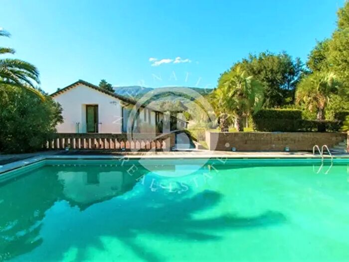 Casa con 6 locali in vendita in Ascoli Piceno