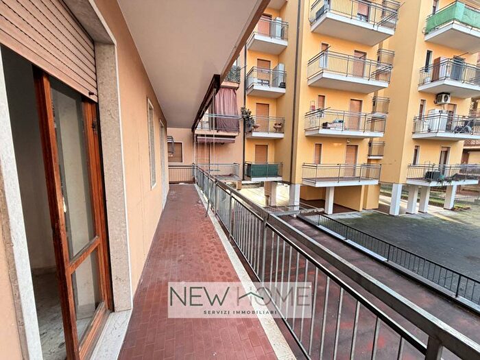 Appartamento con 5 locali in affitto in Via Merano, Borgo Roma, Verona