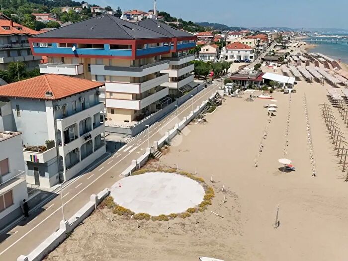 Appartamento trilocale in vendita in Viale Gabriele d Annunzio, Francavilla Al Mare