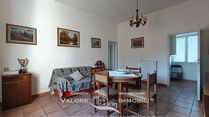 Appartamento con 5 locali in vendita in Via Campo di Marte, Livorno