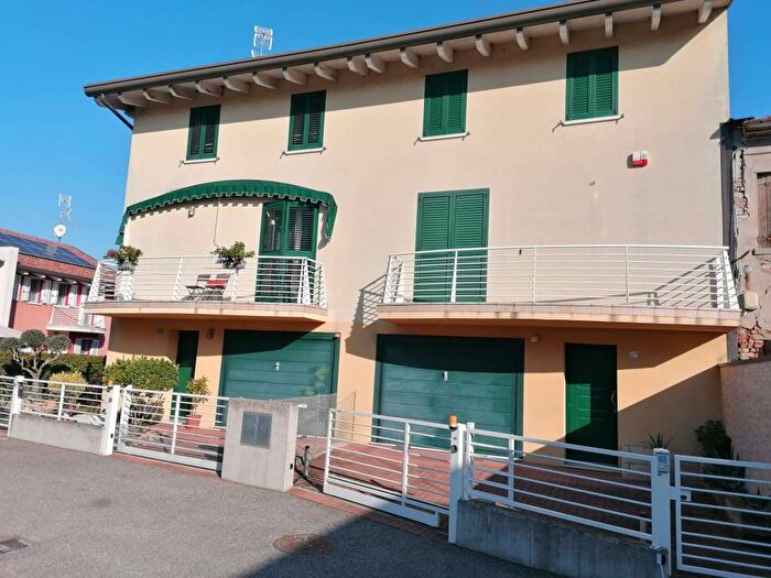 Casa con 6 locali in affitto in Via Lorenzo Canozio, Centro, Lendinara