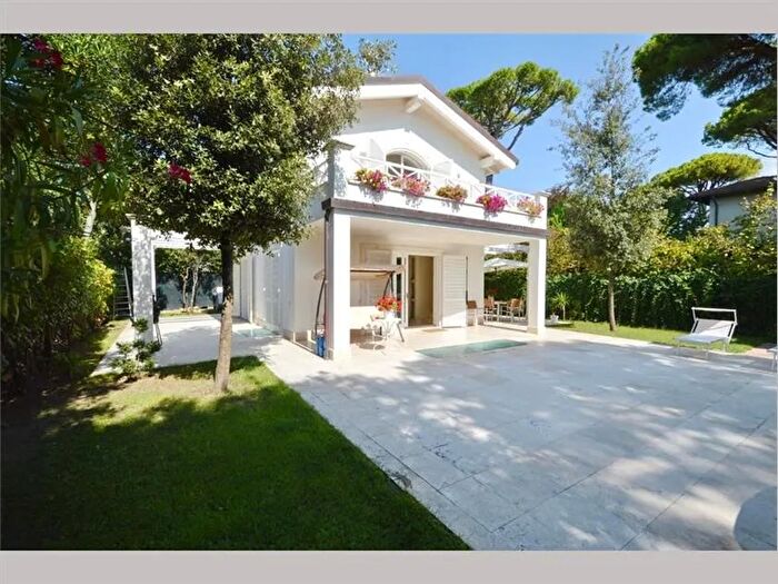 Casa in vendita in Forte Dei Marmi