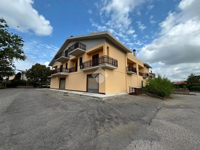 Appartamento bilocale in vendita in Via col di Lana, Porano