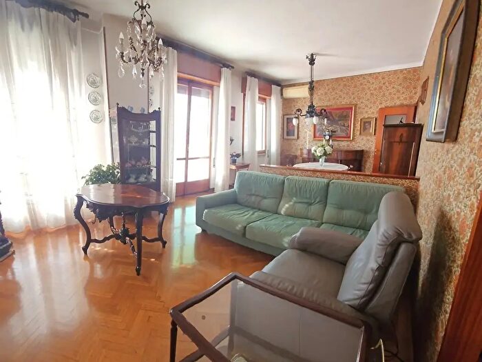 Appartamento quadrilocale in vendita in Via Milazzo, Cremona