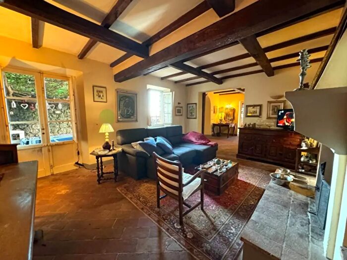 Casa con 12 locali in vendita in Lucca