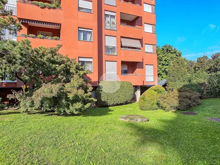 Appartamento trilocale in vendita in Via Padre Igino Lega, Gallarate