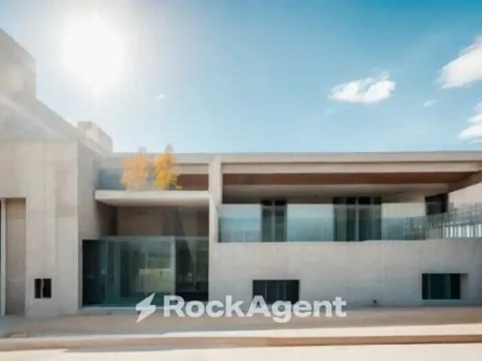 Casa con 6 locali in vendita in Via N Bixio, Melendugno