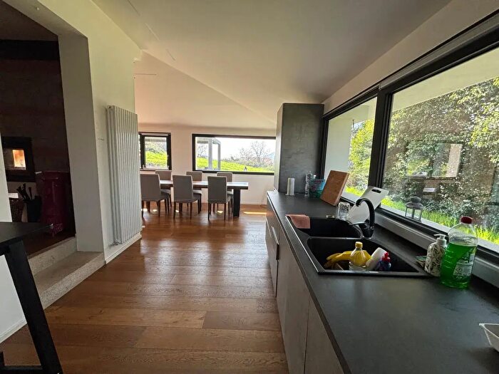 Casa con 5 locali in affitto in Via San Silvestro, Vo