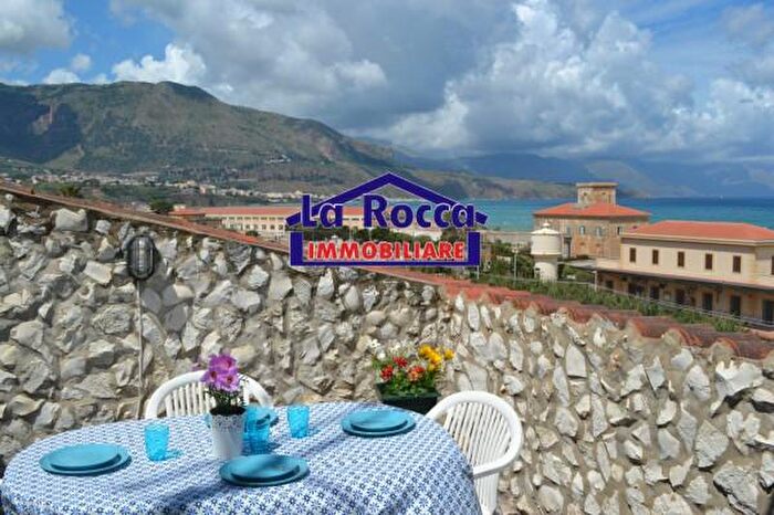 Casa con 6 locali in vendita in Via Scampati, Alcamo