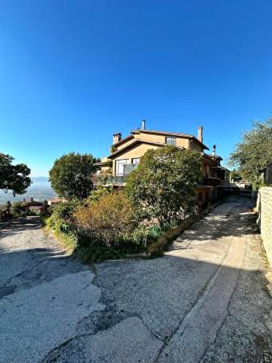 Casa con 6 locali in vendita in Strada Provinciale di San Benedetto, Assisi