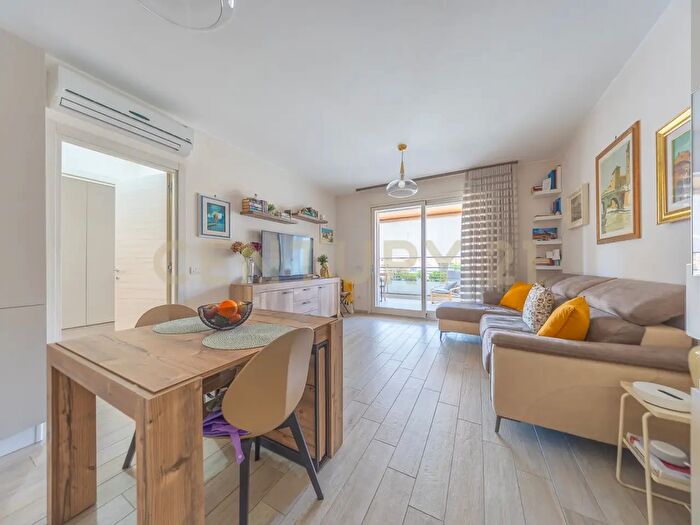 Appartamento in vendita in Via Emanuela Loi, Roma