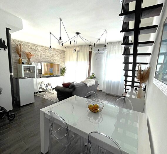 Appartamento trilocale in vendita in Senigallia