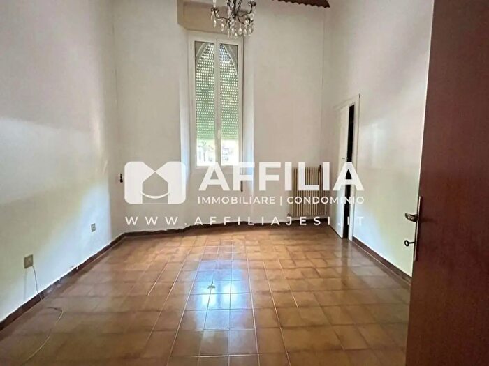 Appartamento con 6 locali in vendita in Viale della Vittoria, Chiaravalle
