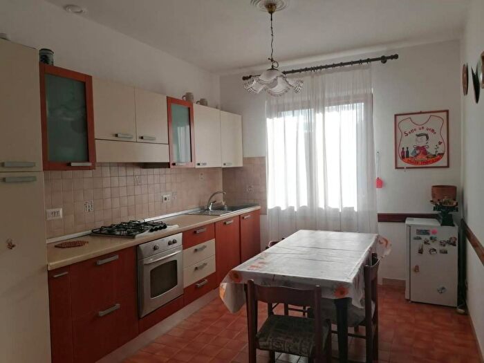 Casa con 5 locali in affitto in Perticata Bonascola Nazzano, Carrara