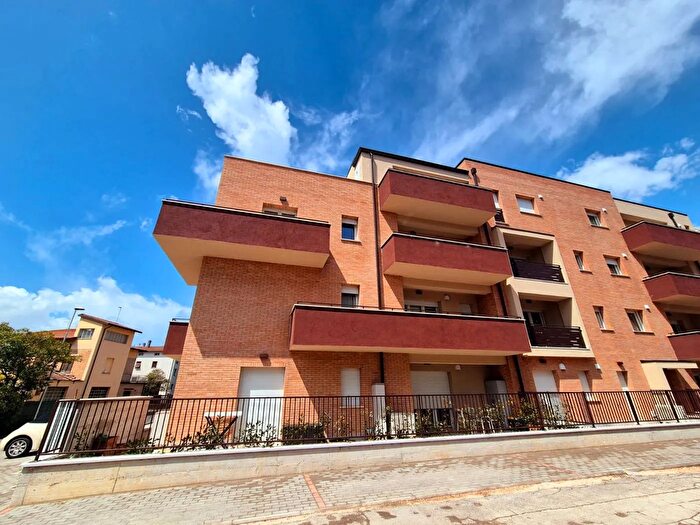 Appartamento trilocale in vendita in Via San Rocco, Bastia Umbra