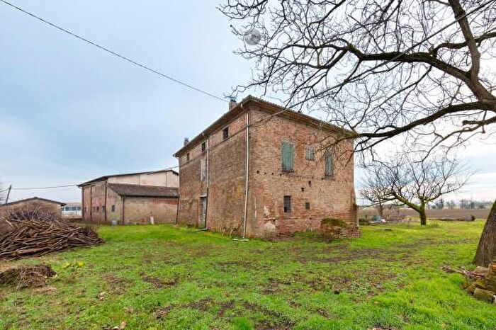Casa con 5 locali in vendita in Via Zecchiere, Guastalla