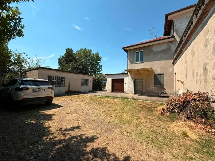 Casa quadrilocale in vendita in Viale Cesare Battisti, Rovato