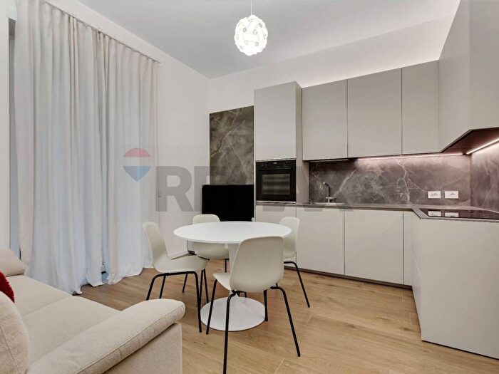 Appartamento bilocale in affitto in Via Mauro Macchi, Centrale, Milano