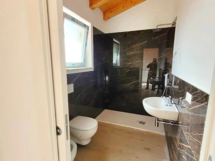 Appartamento monolocale in affitto in Sarzana